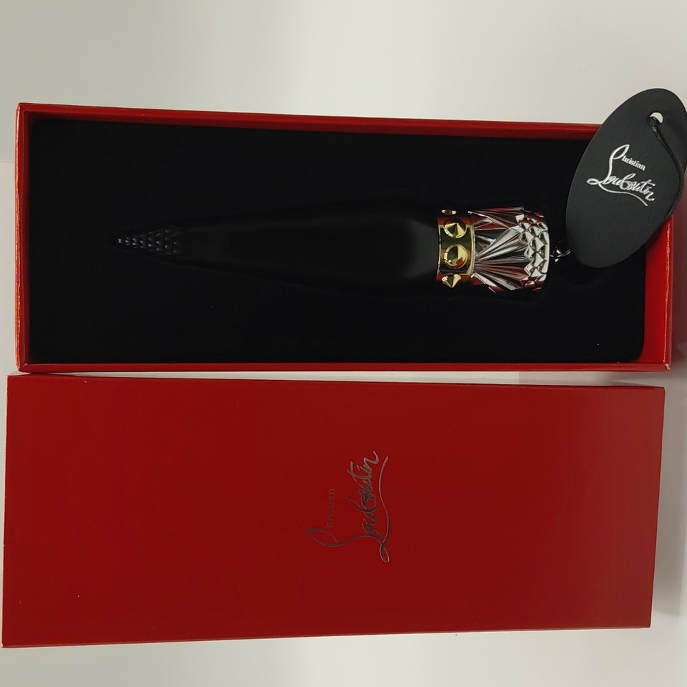 Christian Louboutin Velvet Matte Lipstick 001M Long-lasting Hydrating
